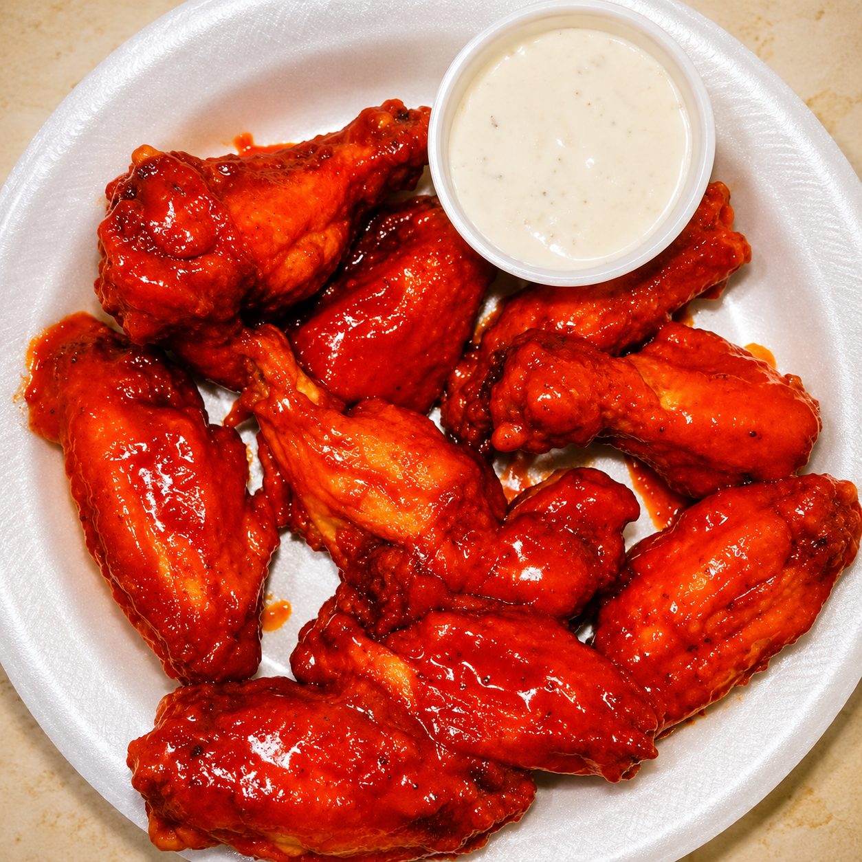 Seasoned chicken wings — food photography